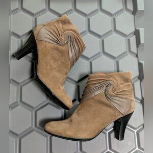 Sofft Elegant Brown Ankle Boots